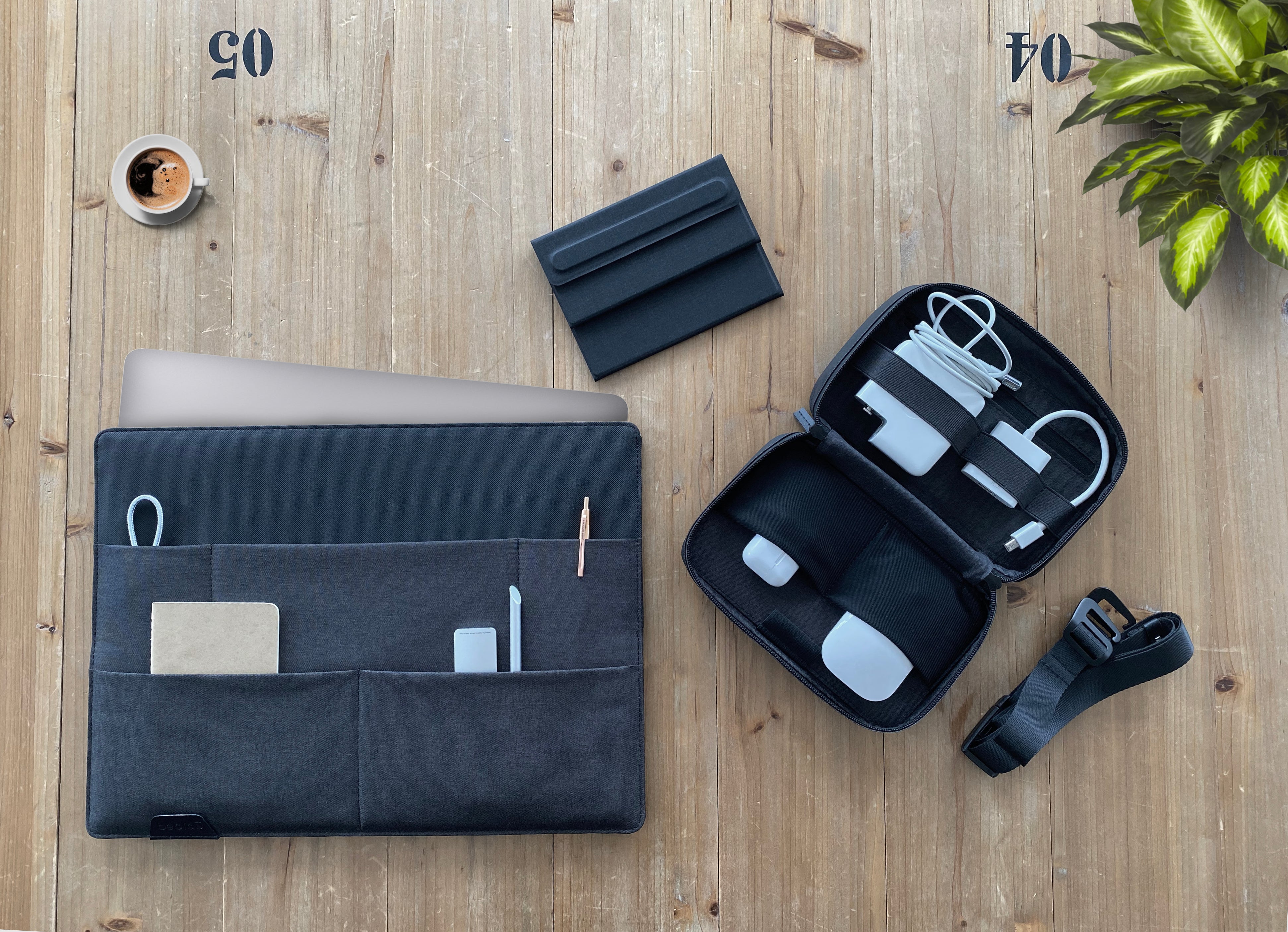 Urban Nomad Pack | Stand-up Sleeve + Cross Pouch + Universal Stand - Beblau Smart Organizers